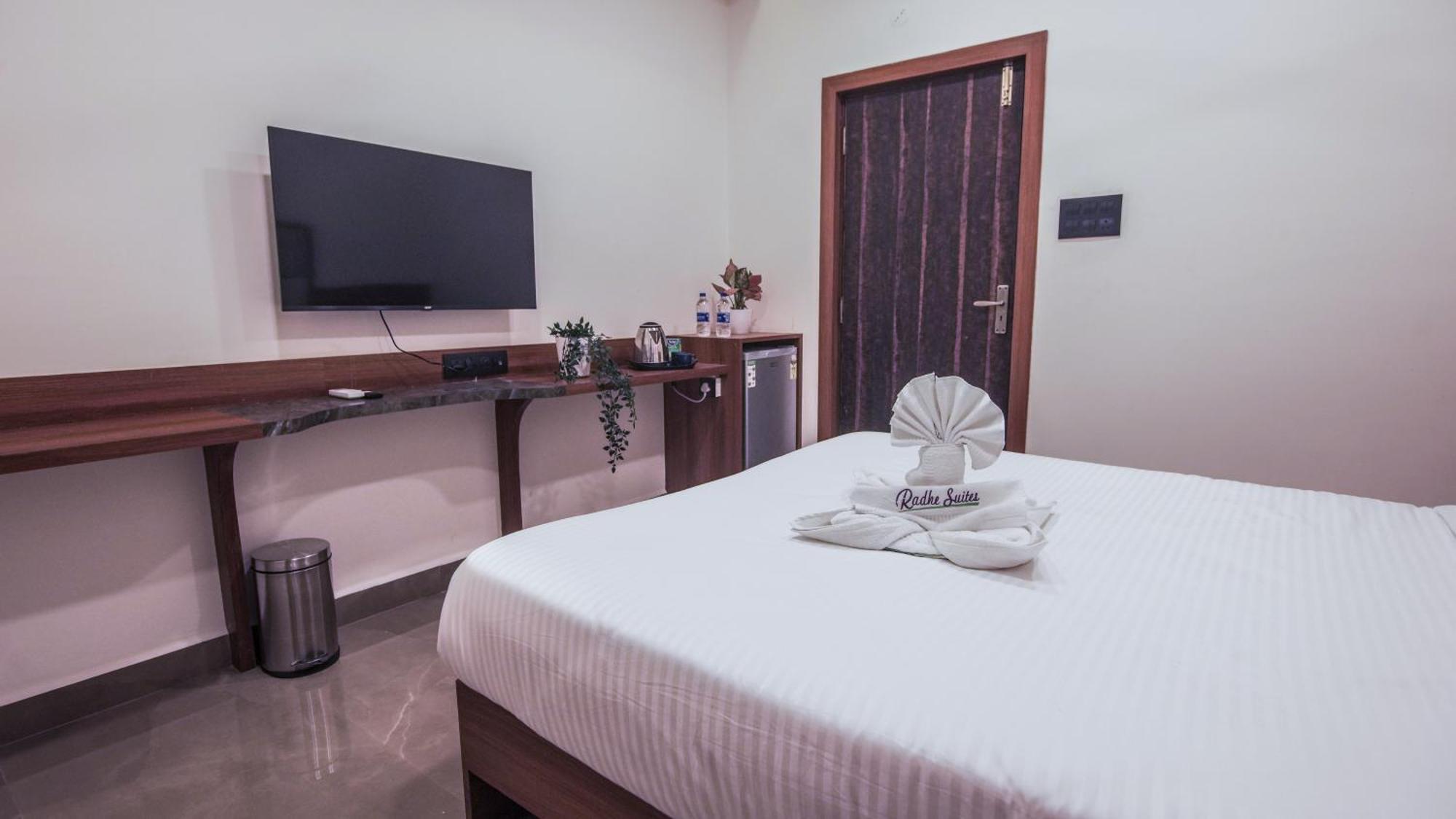 Radhe Suites Hyderabad Exterior photo